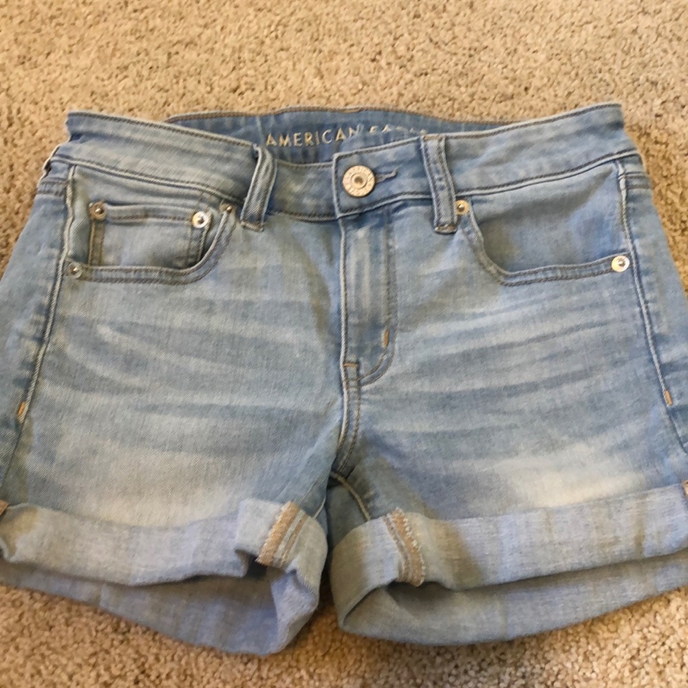 American eagle light wash shorts